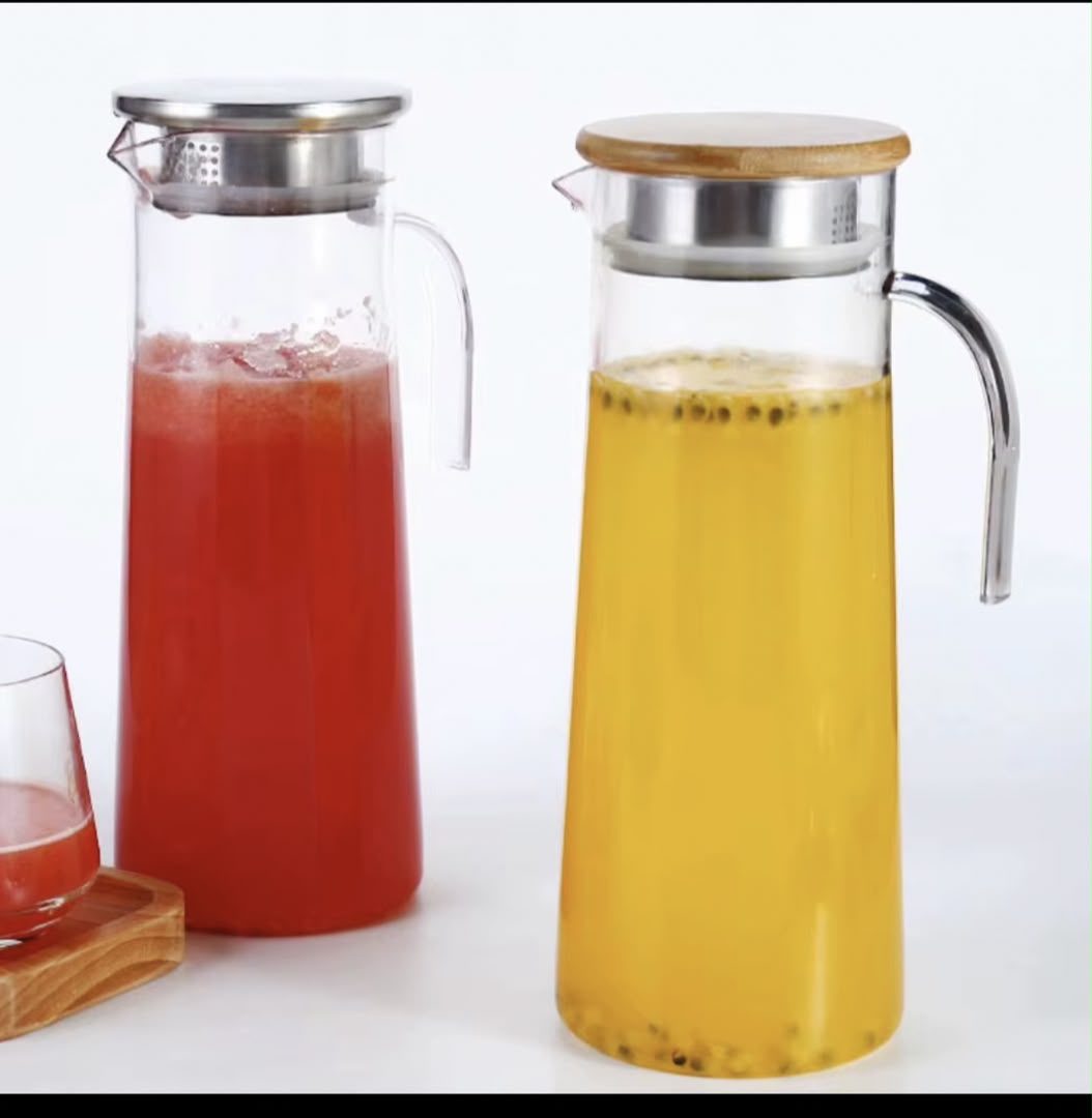 Acrylic water jug with bamboo lid